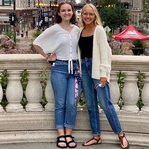 Meet your Posher, Emily